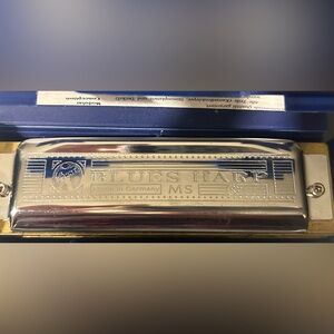 BLUES HARP MS HARMONICA IN CHROME KEY OF C. EXCELLENT PREOWNED CONDITION